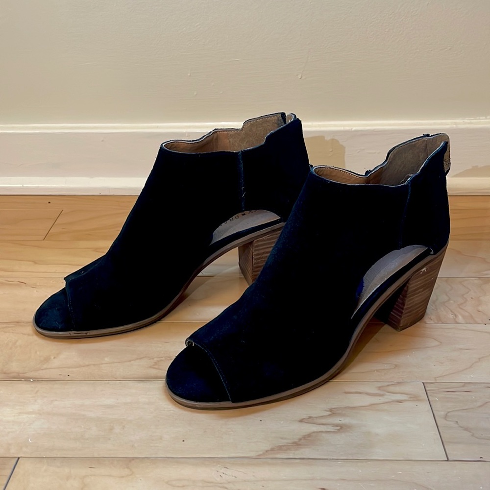 Lucky Brand Black Peep Toe Suede Heeled Booties, Size 10